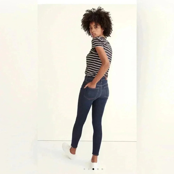 Madewell High Rise Skinny Jeans. Size 27. Style # F8990. - Picture 2 of 10